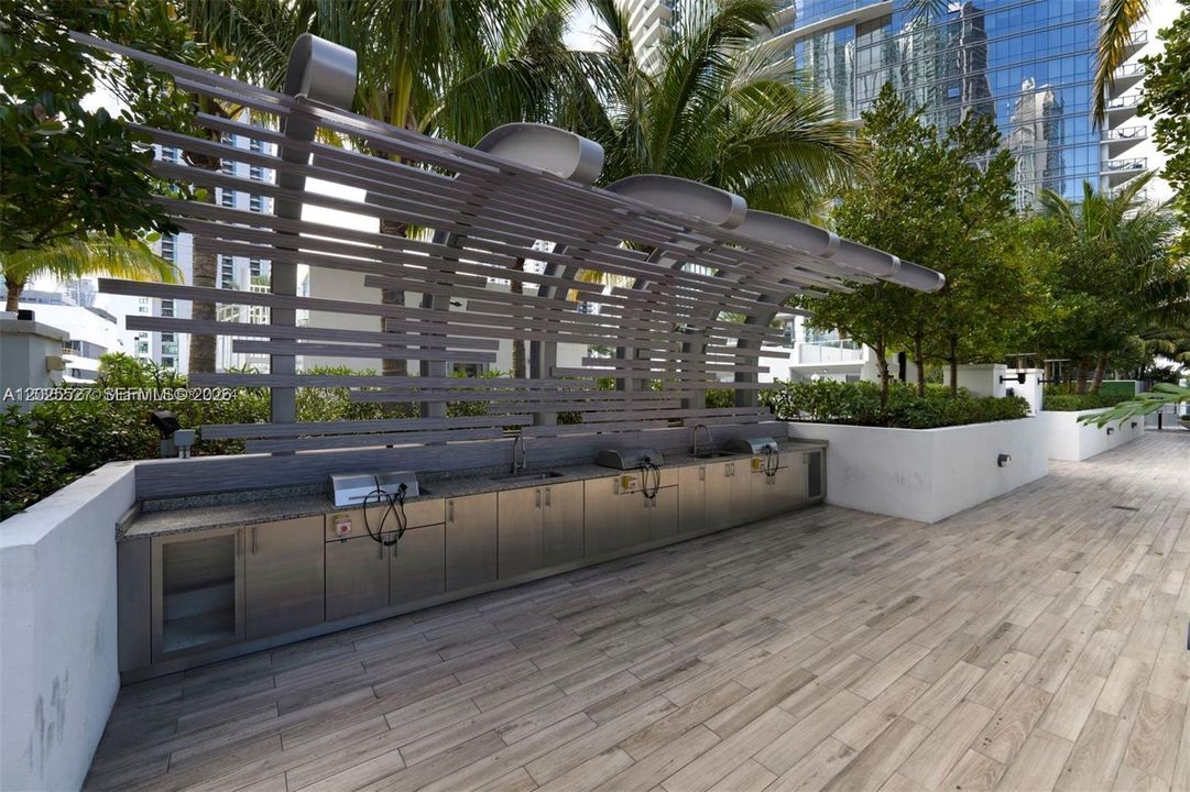 For Rent: $8,500 (2 beds, 3 baths, 1559 Square Feet)