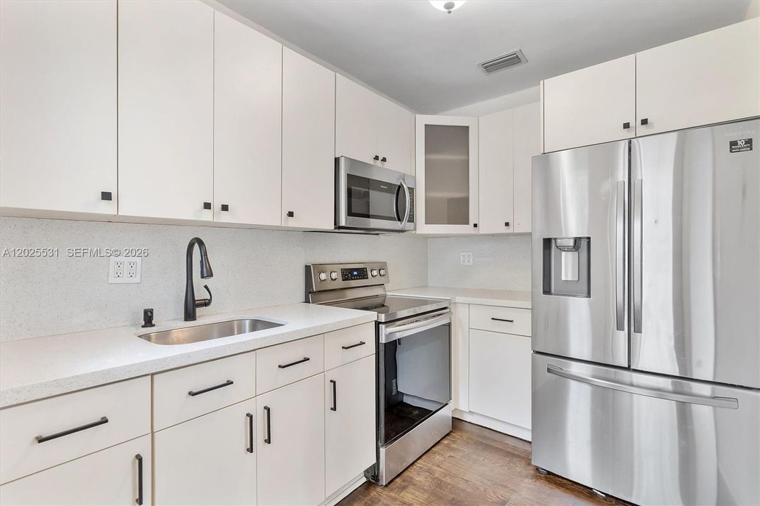 В аренду: $4,500 (3 спален, 2 ванн, 1496 Квадратных фут)