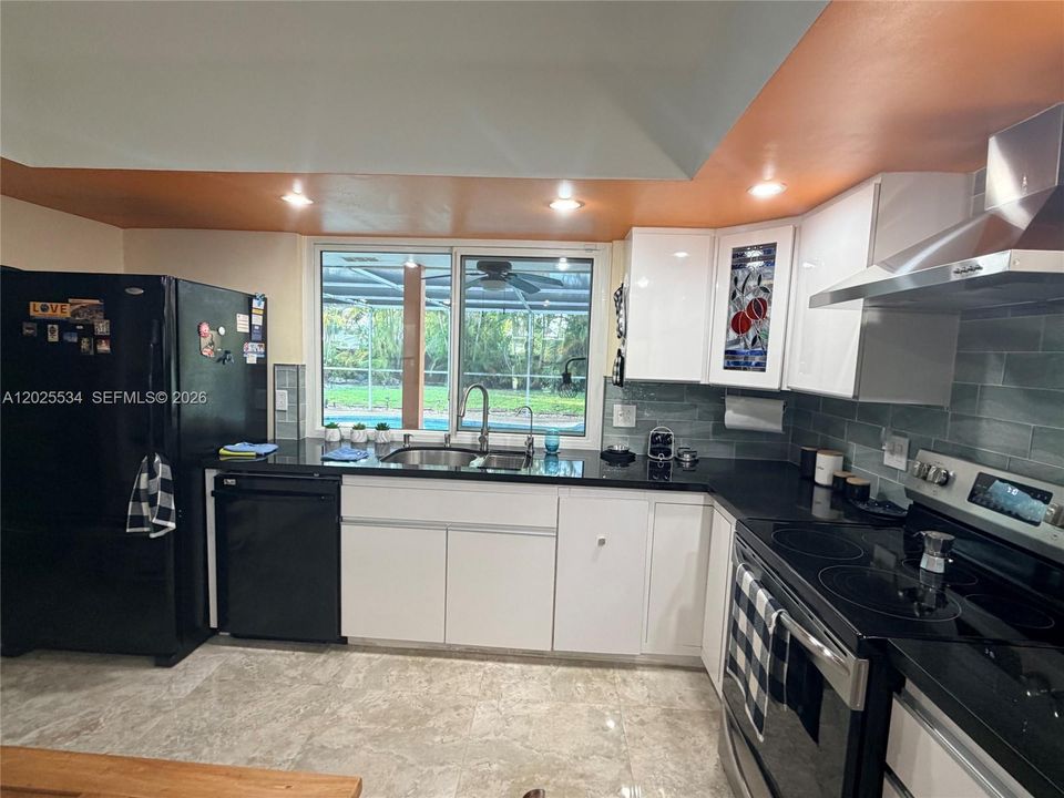 For Sale: $825,000 (3 beds, 2 baths, 2441 Square Feet)