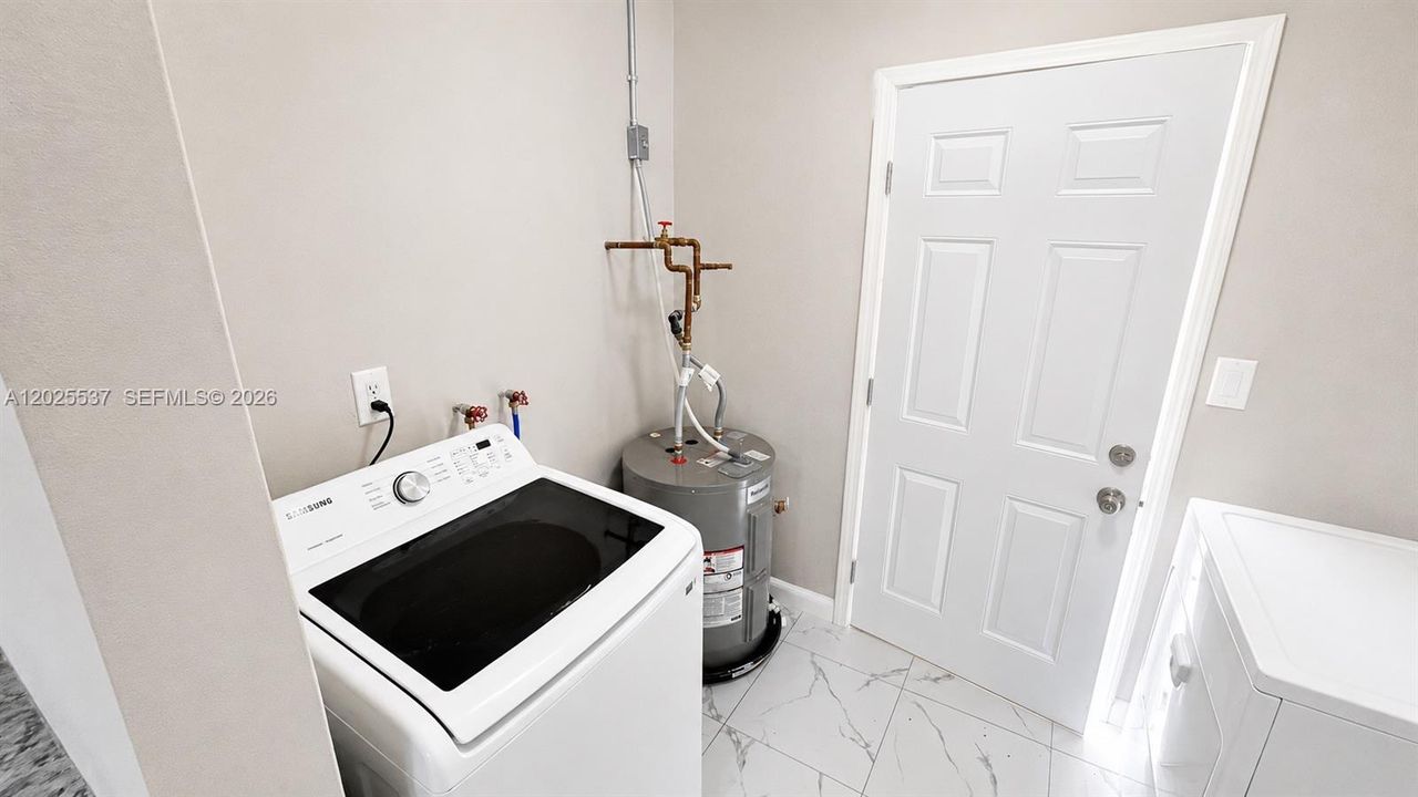 В аренду: $2,550 (2 спален, 1 ванн, 1000 Квадратных фут)