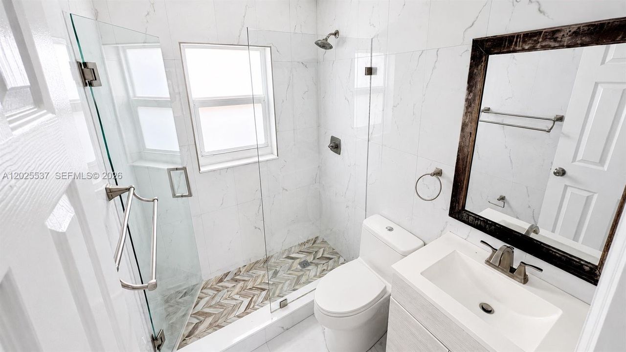 В аренду: $2,550 (2 спален, 1 ванн, 1000 Квадратных фут)