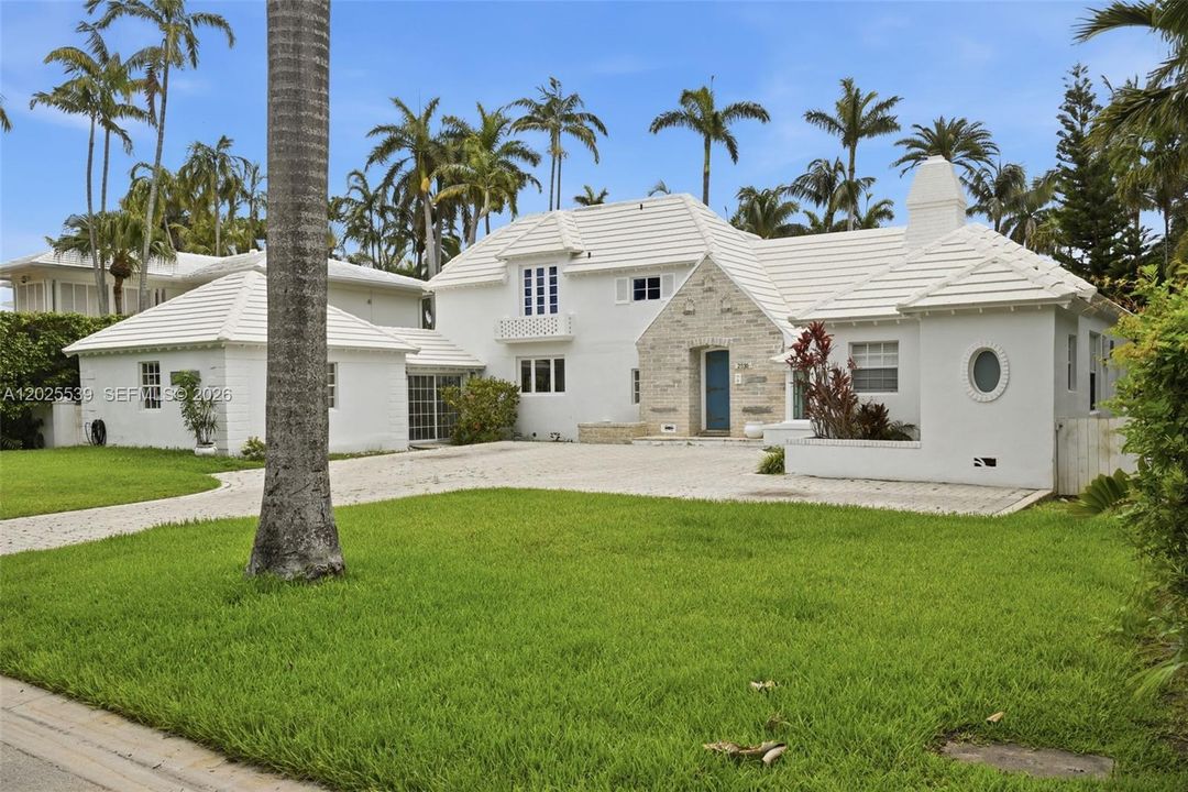 For Sale: $10,500,000 (4 beds, 4 baths, 3952 Square Feet)