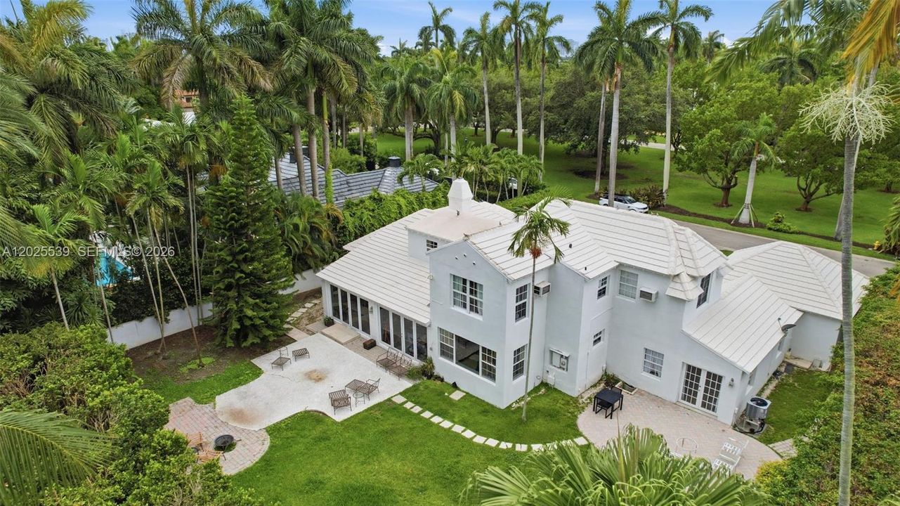 For Sale: $10,500,000 (4 beds, 4 baths, 3952 Square Feet)