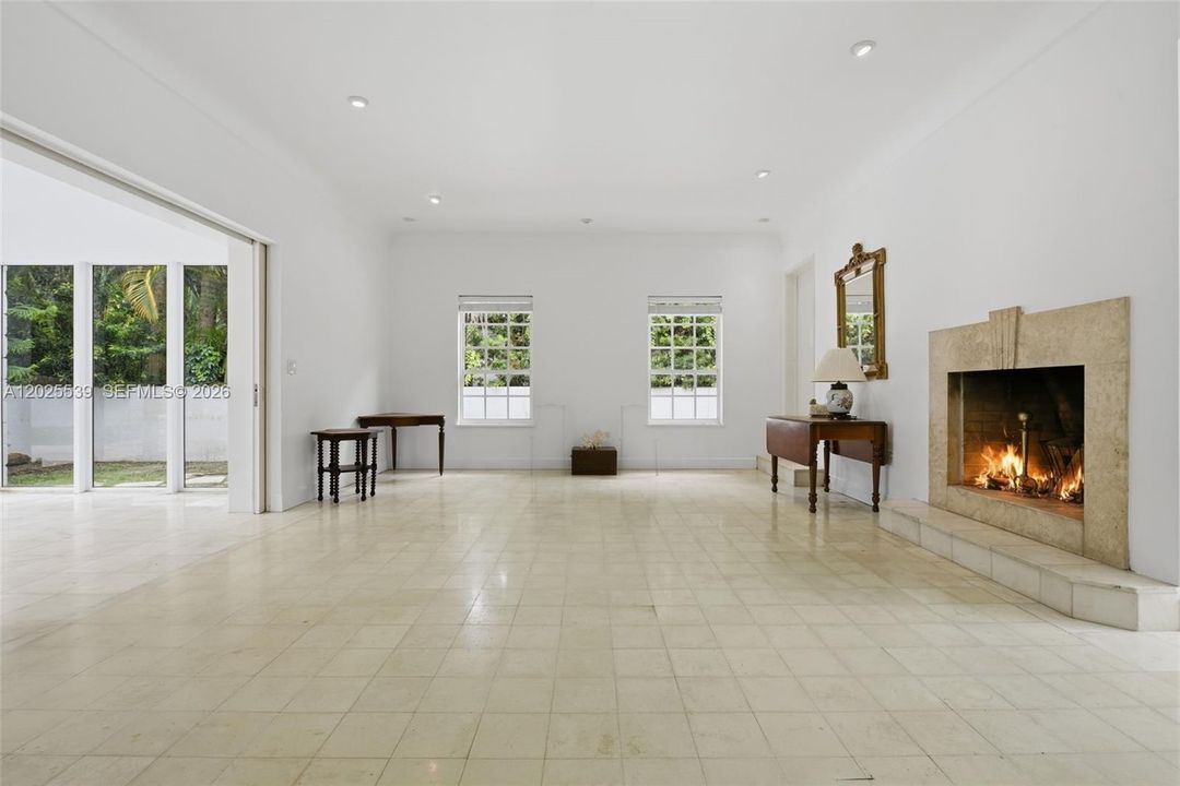 For Sale: $10,500,000 (4 beds, 4 baths, 3952 Square Feet)
