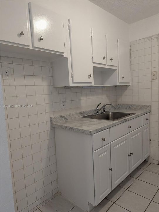 Activo con contrato: $1,450 (1 camas, 1 baños, 11257 Pies cuadrados)