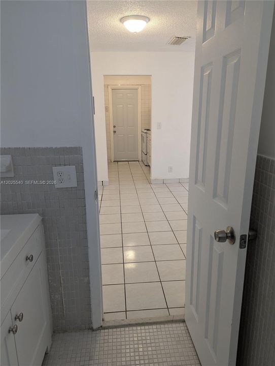 Activo con contrato: $1,450 (1 camas, 1 baños, 11257 Pies cuadrados)