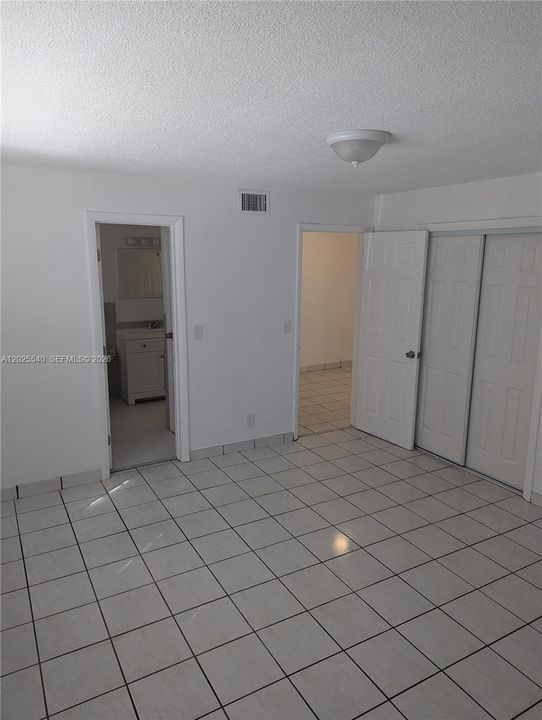 Activo con contrato: $1,450 (1 camas, 1 baños, 11257 Pies cuadrados)