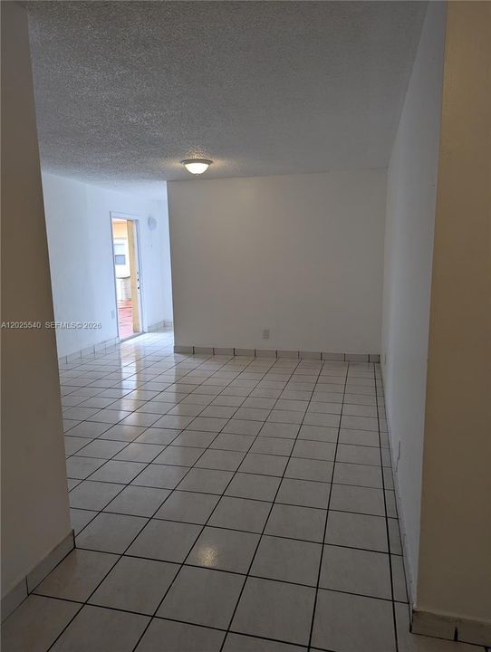 Activo con contrato: $1,450 (1 camas, 1 baños, 11257 Pies cuadrados)