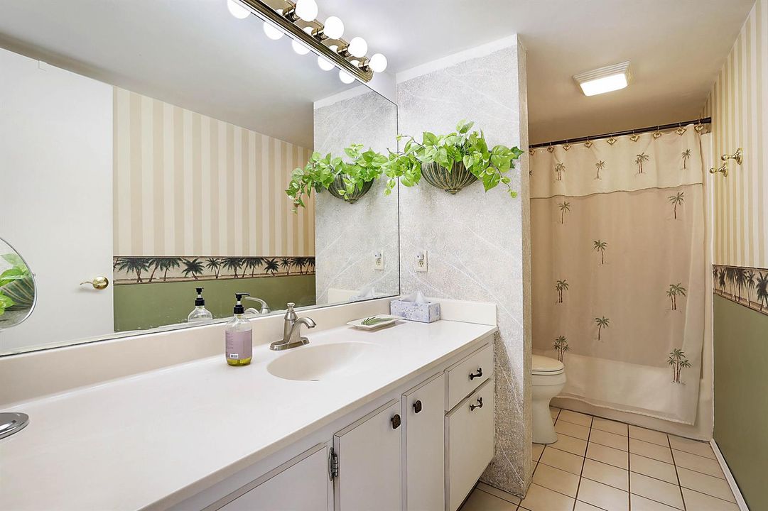 835 Center St 11C-18