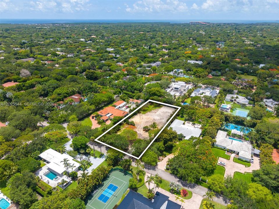 Recently Sold: $3,495,000 (0.93 acres)