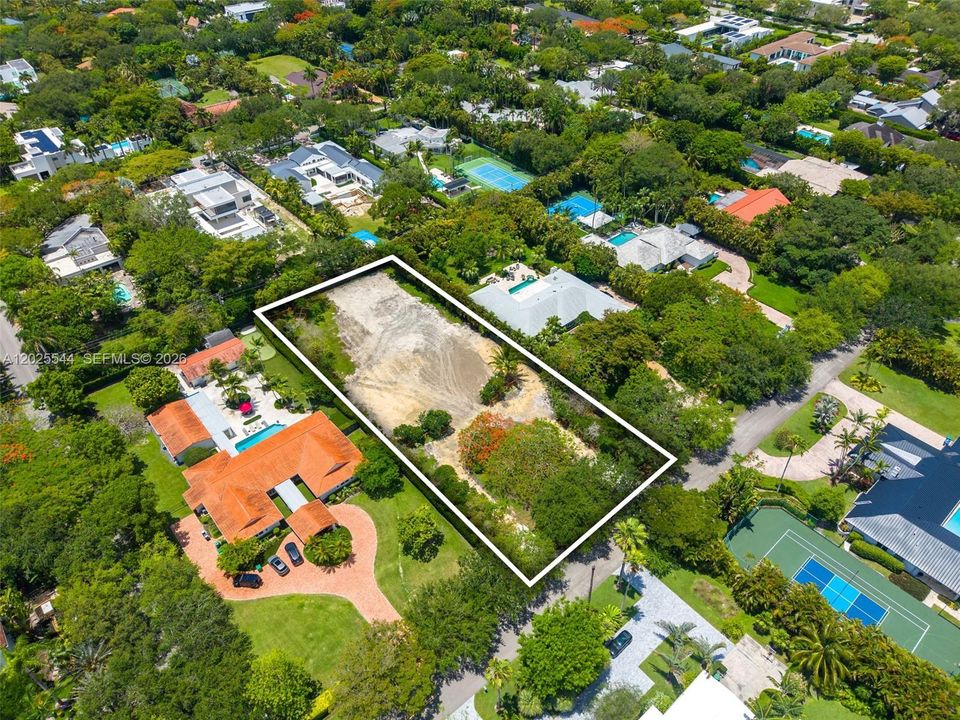 Recently Sold: $3,495,000 (0.93 acres)
