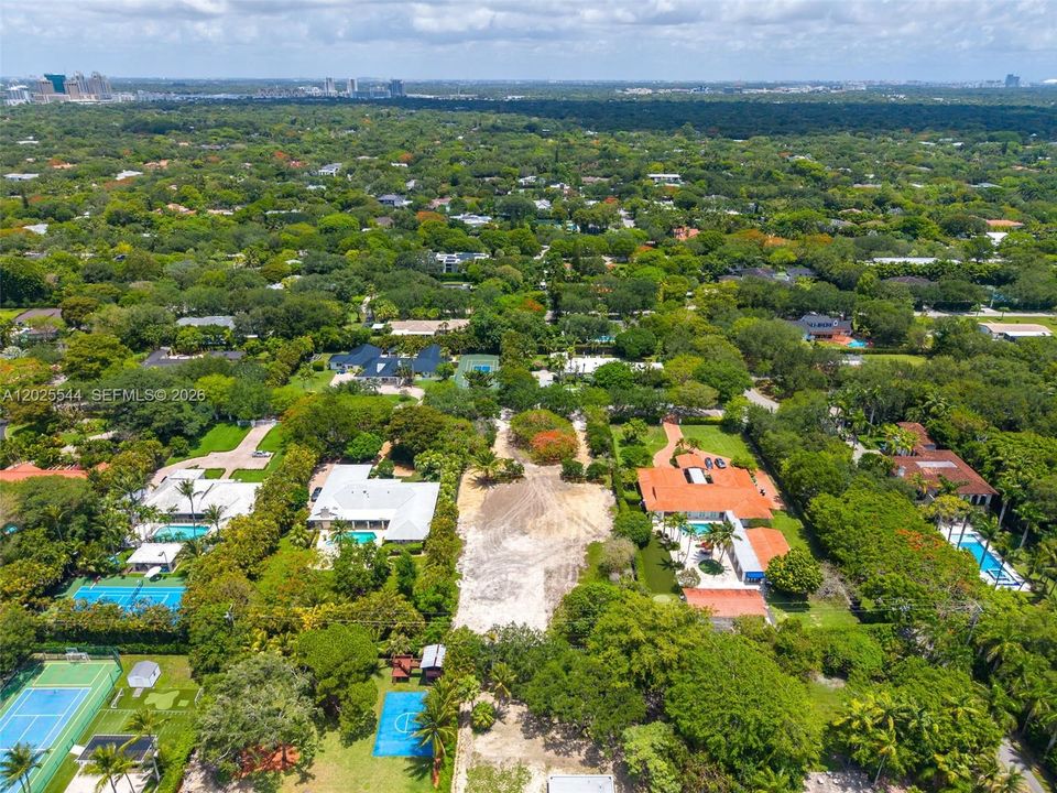 Recently Sold: $3,495,000 (0.93 acres)