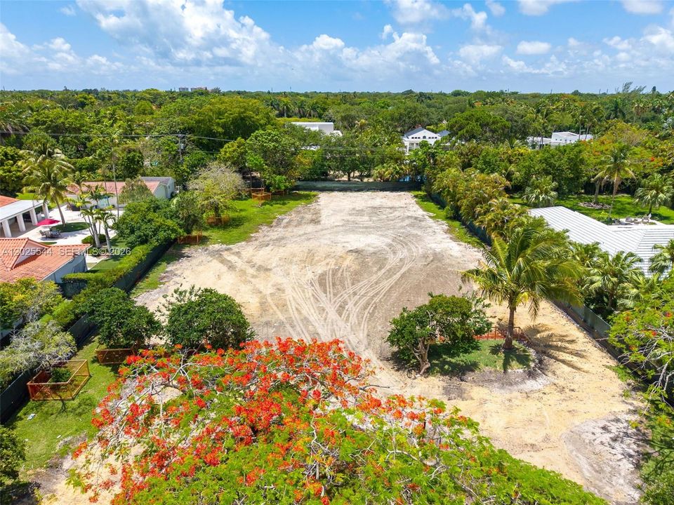 Recently Sold: $3,495,000 (0.93 acres)