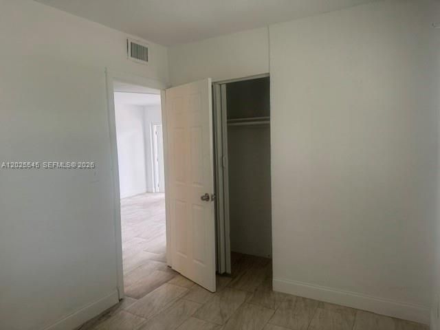 For Rent: $1,700 (2 beds, 1 baths, 9300 Square Feet)