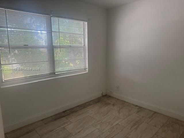 For Rent: $1,700 (2 beds, 1 baths, 9300 Square Feet)