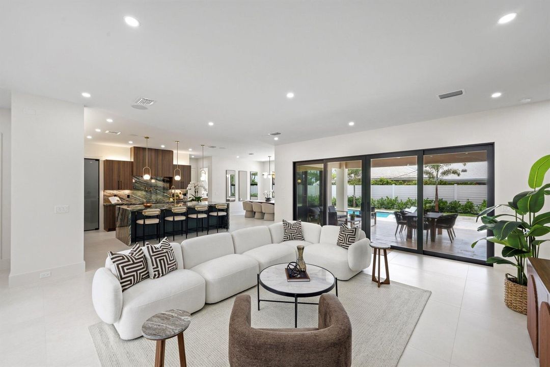 1160 Emerald Lane - 12.jpg-SMALL