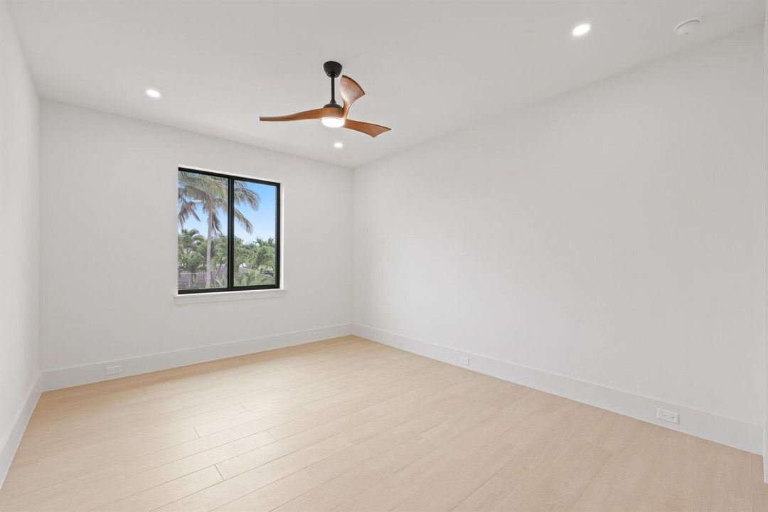 1160 Emerald Lane - 66.jpg-SMALL