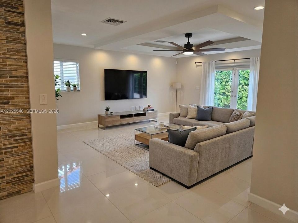 En Venta: $675,000 (3 camas, 2 baños, 0 Pies cuadrados)