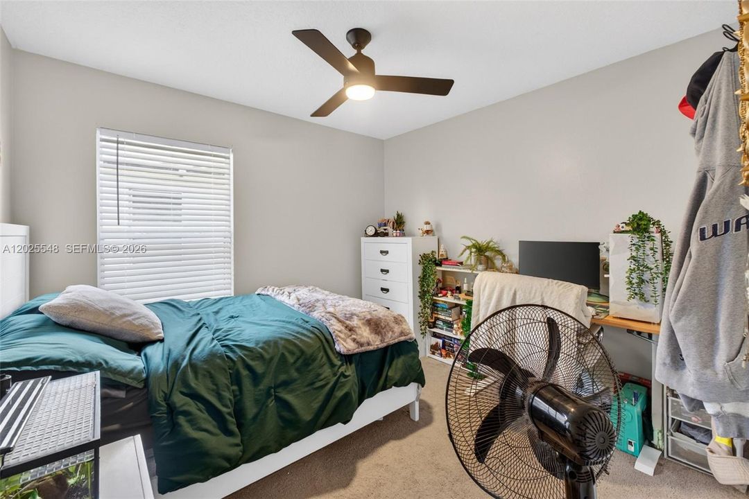 Active With Contract: $389,999 (4 beds, 2 baths, 1378 Square Feet)