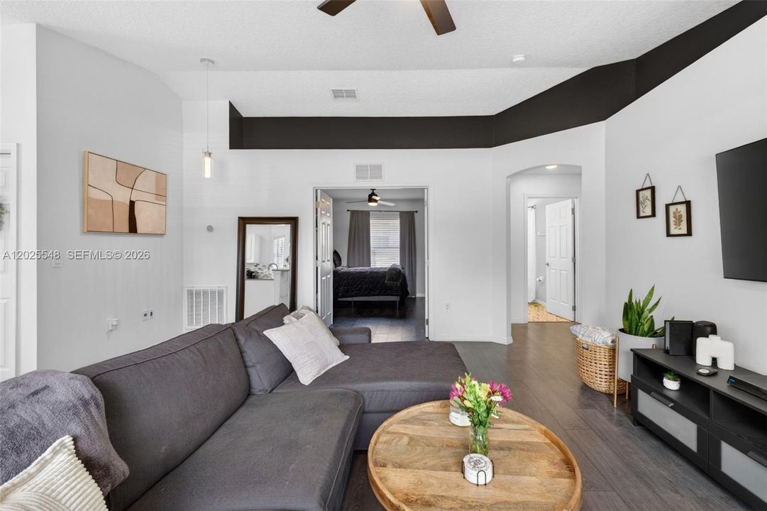 Active With Contract: $389,999 (4 beds, 2 baths, 1378 Square Feet)