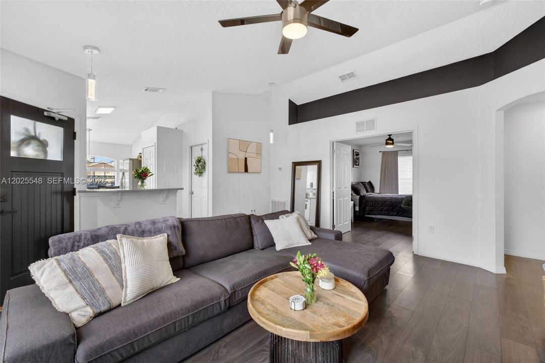 Active With Contract: $389,999 (4 beds, 2 baths, 1378 Square Feet)