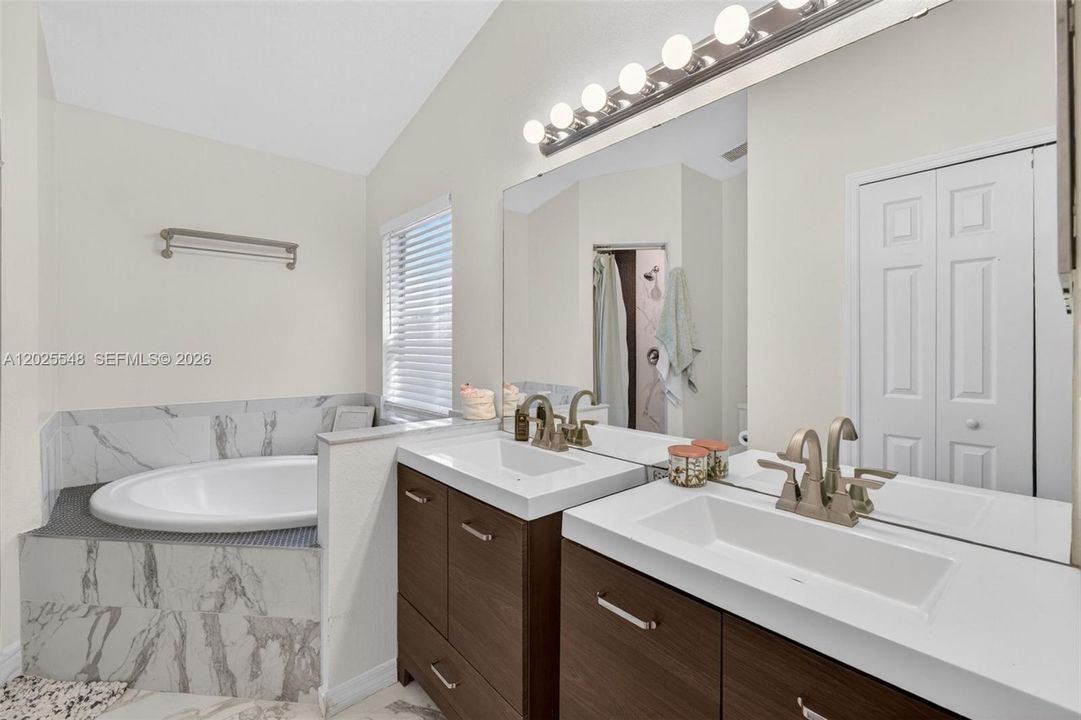 Active With Contract: $389,999 (4 beds, 2 baths, 1378 Square Feet)