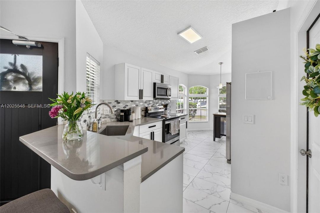 Active With Contract: $389,999 (4 beds, 2 baths, 1378 Square Feet)