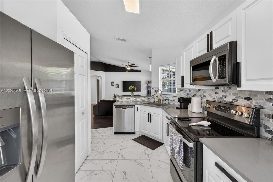 Active With Contract: $389,999 (4 beds, 2 baths, 1378 Square Feet)