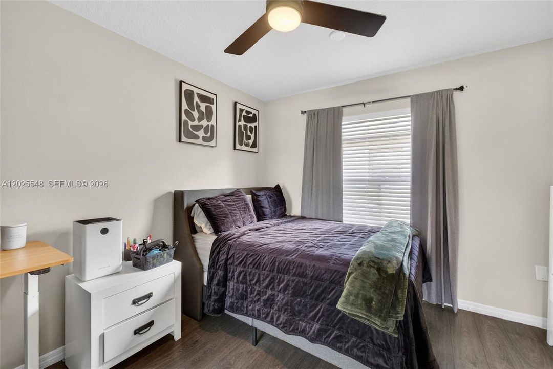 Active With Contract: $389,999 (4 beds, 2 baths, 1378 Square Feet)