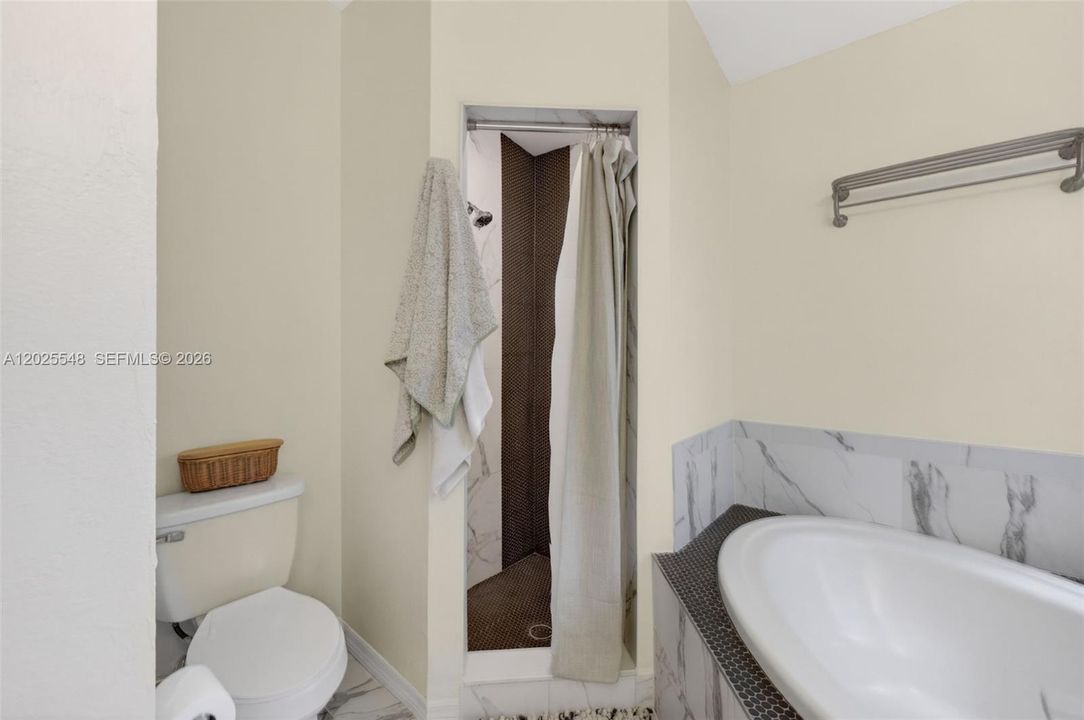 Active With Contract: $389,999 (4 beds, 2 baths, 1378 Square Feet)