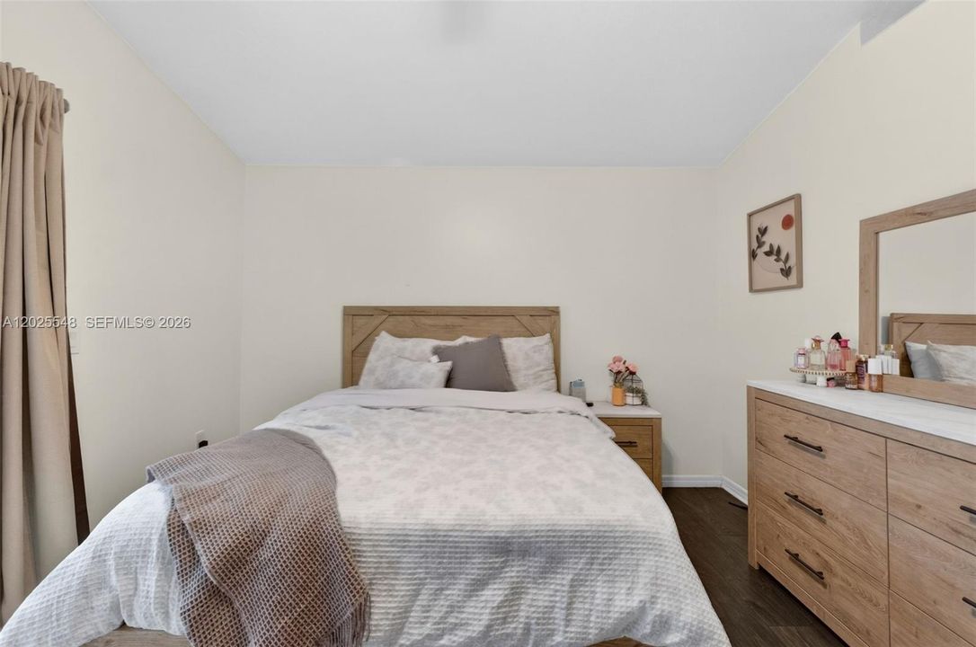 Active With Contract: $389,999 (4 beds, 2 baths, 1378 Square Feet)