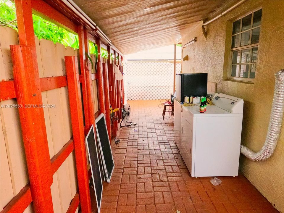 Недавно арендовано: $2,000 (2 спален, 1 ванн, 648 Квадратных фут)