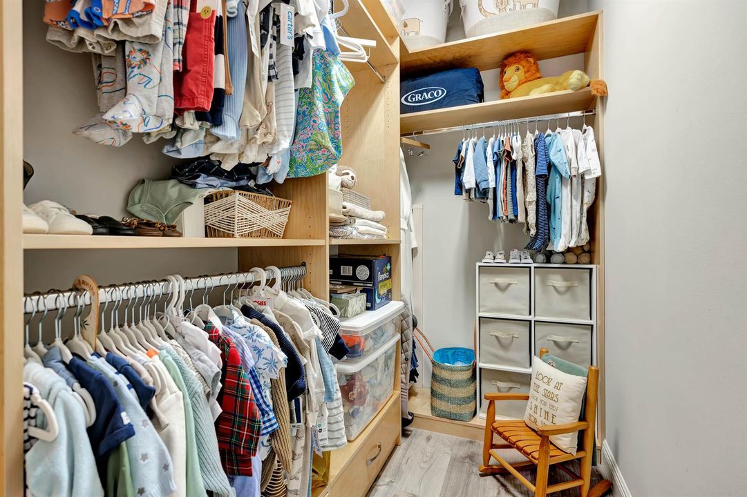 Guest Suite 1 Closet