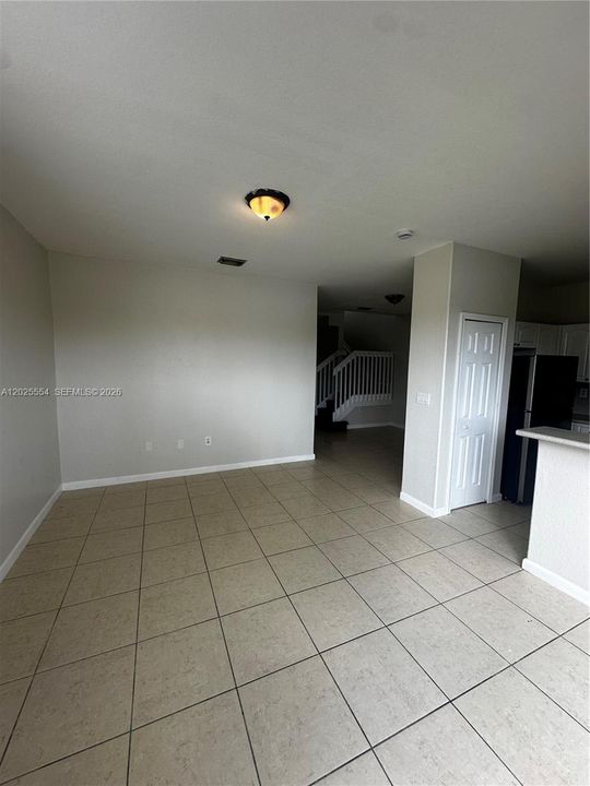 Active With Contract: $2,400 (4 beds, 3 baths, 1423 Square Feet)