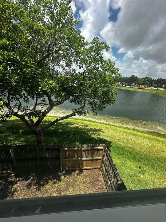 Active With Contract: $2,400 (4 beds, 3 baths, 1423 Square Feet)