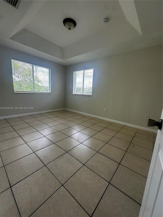 Active With Contract: $2,400 (4 beds, 3 baths, 1423 Square Feet)