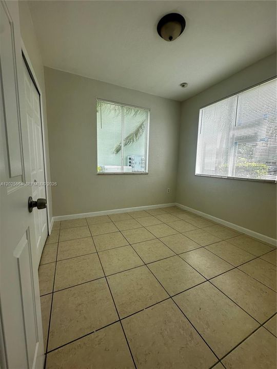 Active With Contract: $2,400 (4 beds, 3 baths, 1423 Square Feet)