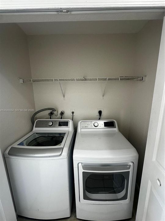 Active With Contract: $2,400 (4 beds, 3 baths, 1423 Square Feet)