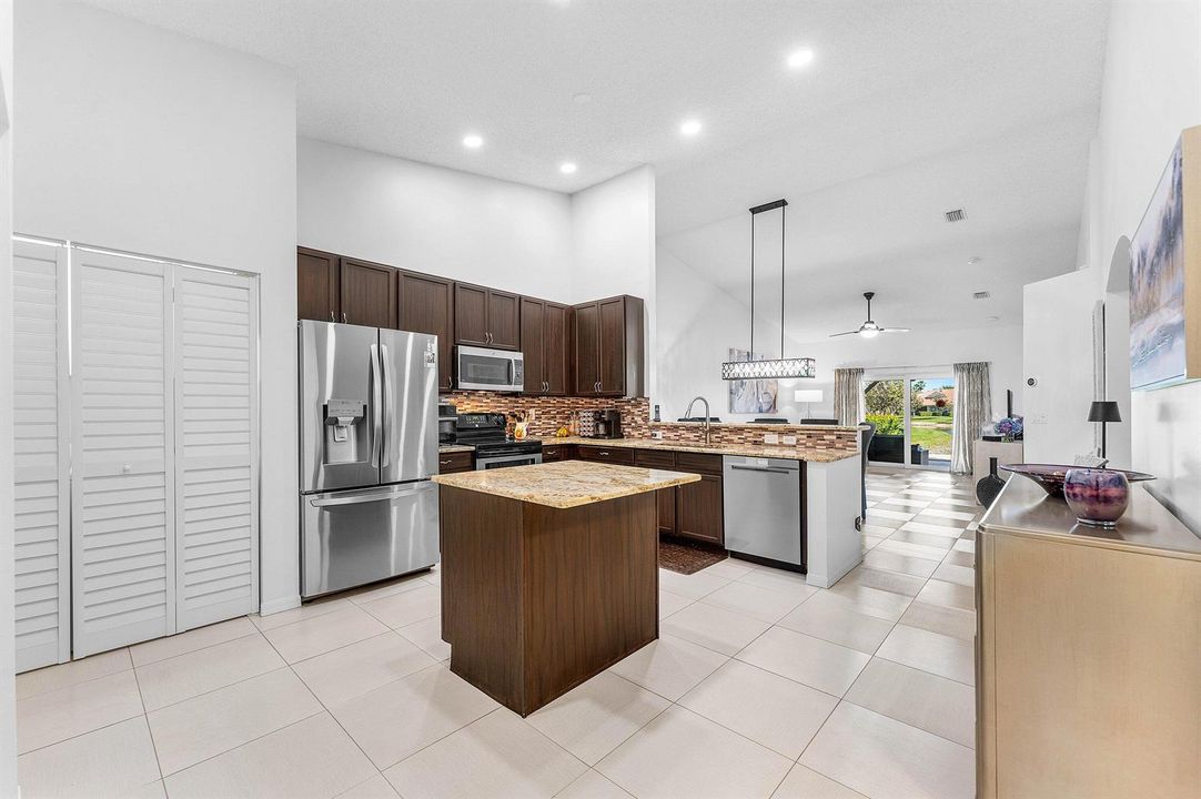 007-9463SwanseaLane-WestPalmBeach-FL-334