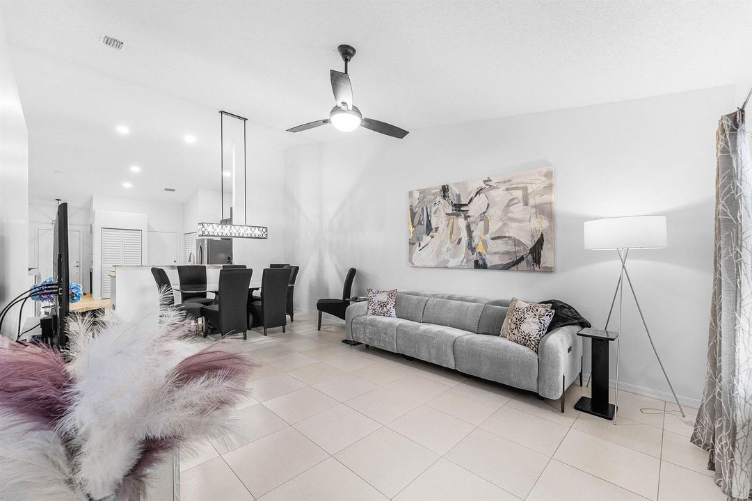 015-9463SwanseaLane-WestPalmBeach-FL-334