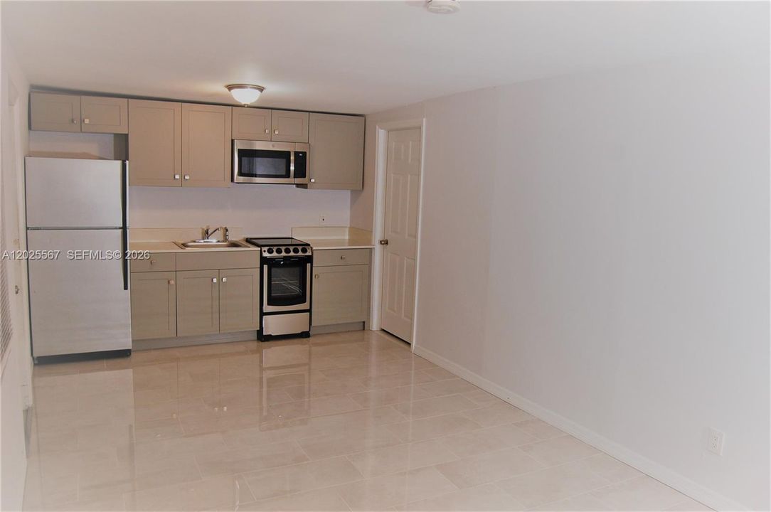 For Sale: $1,380,000 (4 beds, 3 baths, 1246 Square Feet)