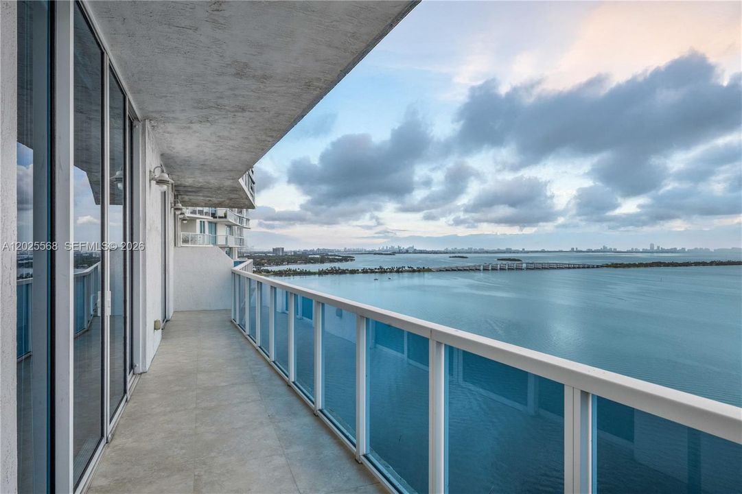For Rent: $4,500 (2 beds, 2 baths, 1234 Square Feet)