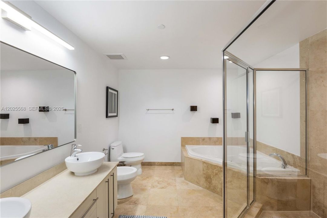 For Rent: $4,500 (2 beds, 2 baths, 1234 Square Feet)