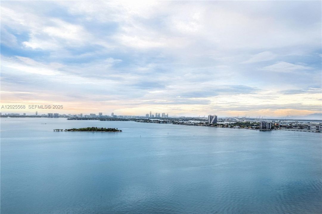 For Rent: $4,500 (2 beds, 2 baths, 1234 Square Feet)