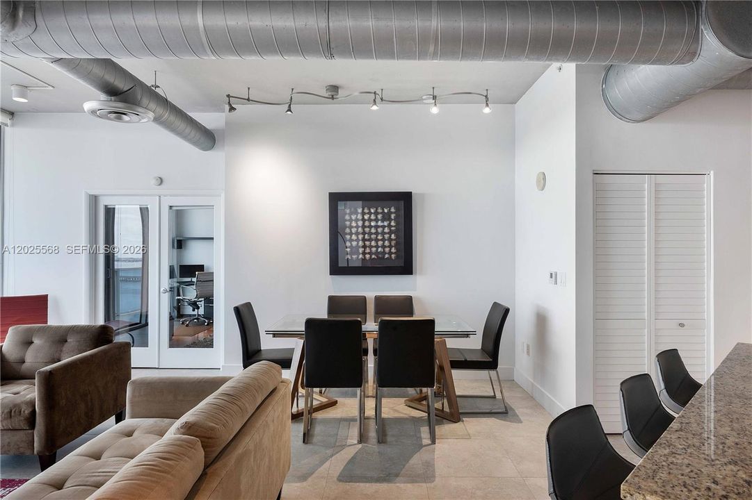 For Rent: $4,500 (2 beds, 2 baths, 1234 Square Feet)
