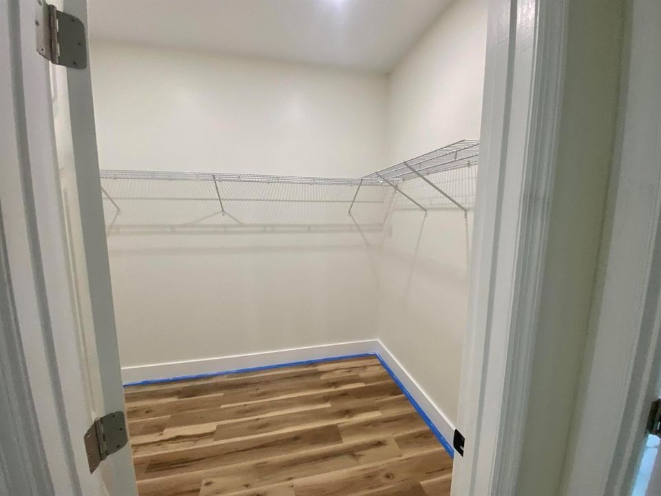 primary walkin closet