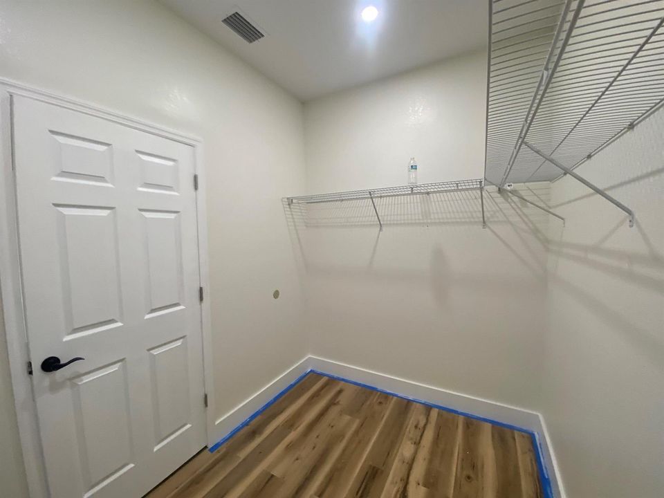 primary walkin closet