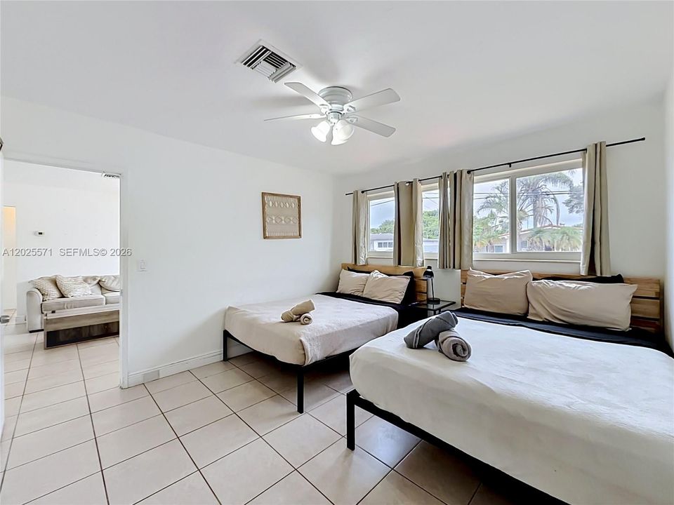 For Sale: $1,400,000 (3 beds, 2 baths, 1375 Square Feet)