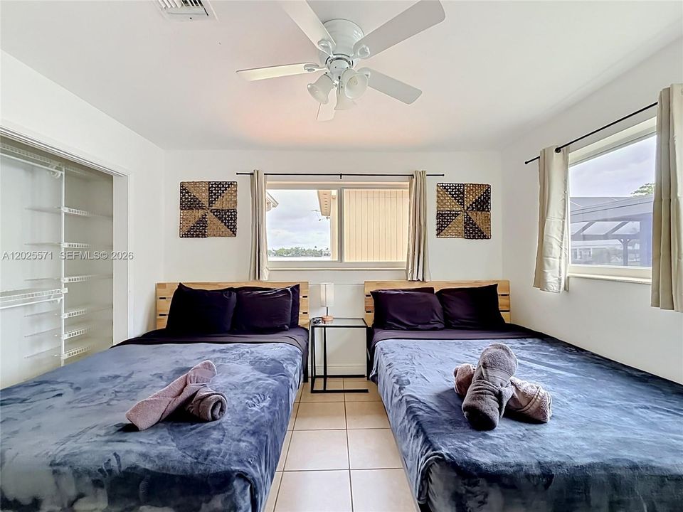 For Sale: $1,400,000 (3 beds, 2 baths, 1375 Square Feet)