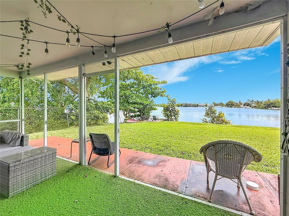 For Sale: $1,400,000 (3 beds, 2 baths, 1375 Square Feet)
